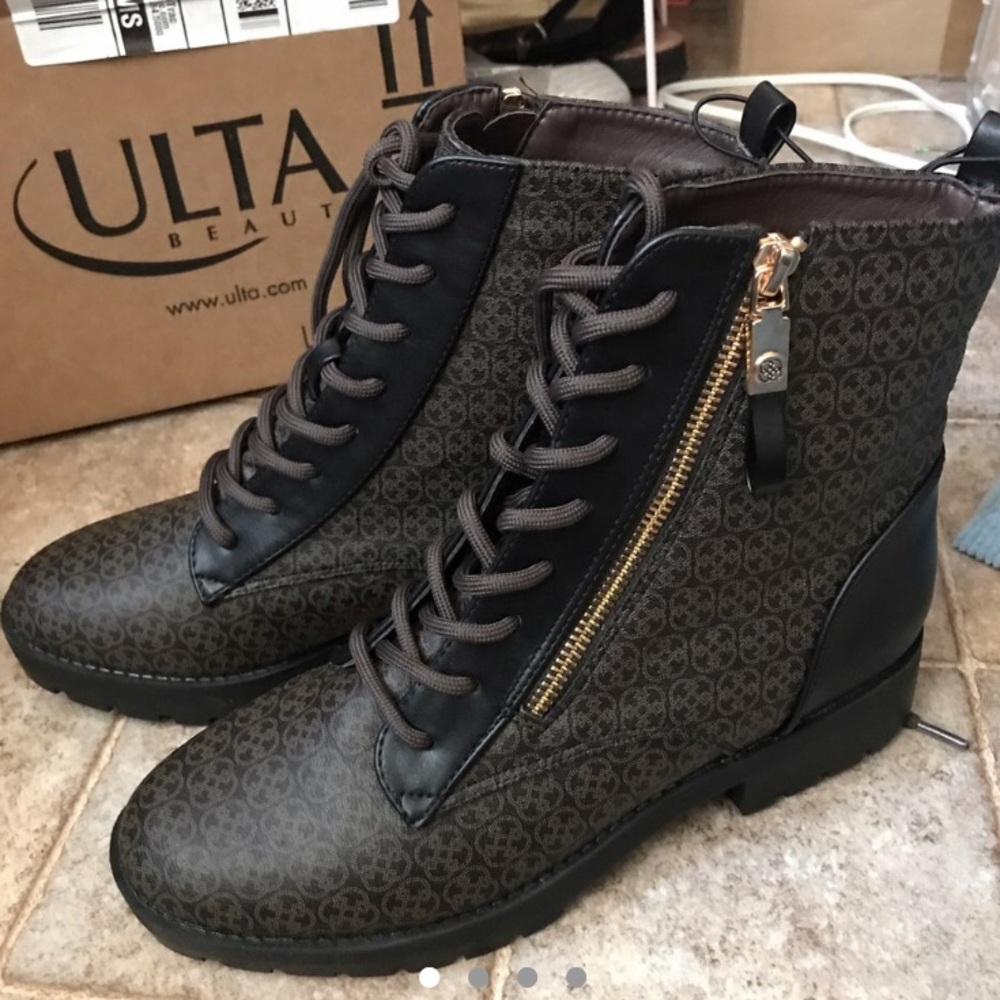 Daisy Fuentes Combat Boots